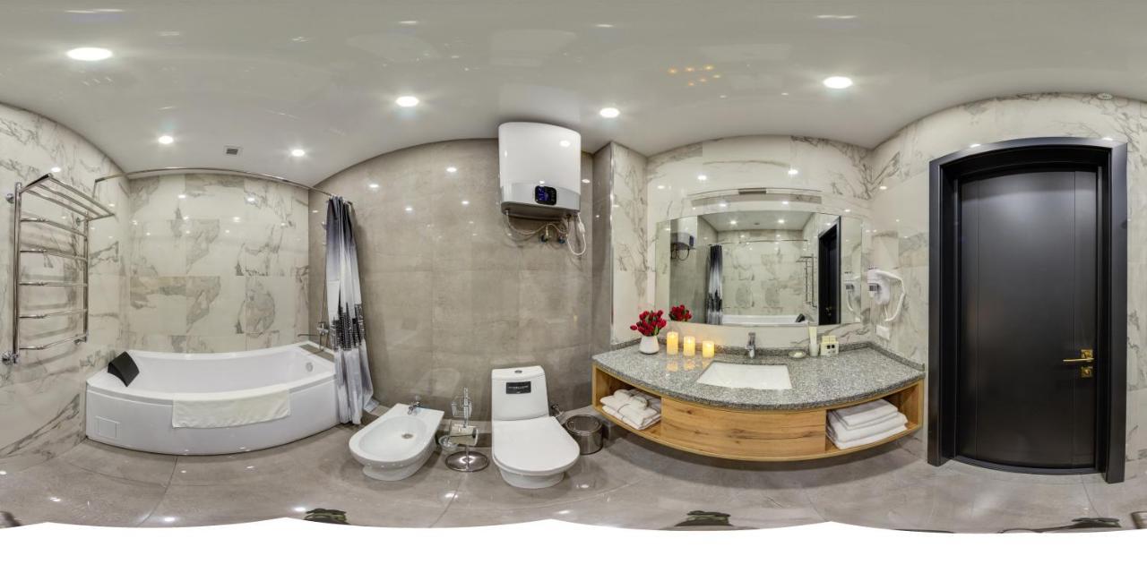 Aurum Hotel Bichkek Extérieur photo